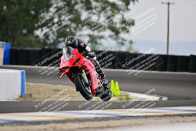 media/Apr-18-2025-TrackDaz (Fri) [[45f5874c44]]/B Group/Session 4 (Turn 6 - Outside)/